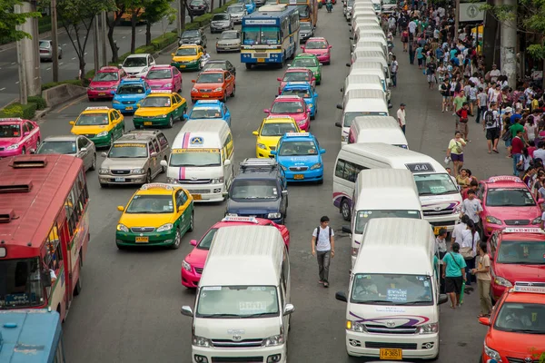 Bangkok Thailand Maj 2009 Människor Väg Hem Från Veckomarknaden Chatukan — Stockfoto