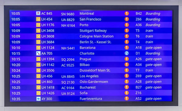 Frankfurt Duitsland Februari 2022 Vertrekbord Met Actuele Informatie Gate Vertrekkende — Stockfoto