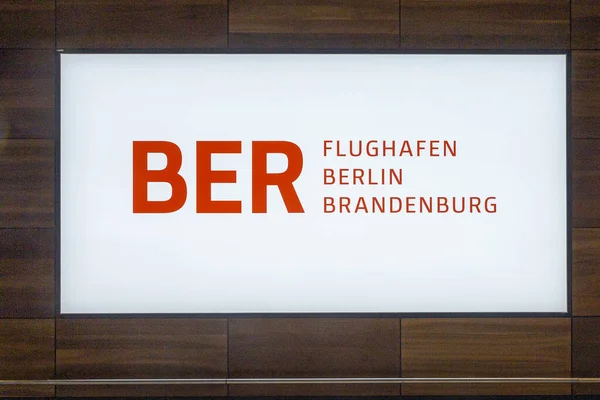 Berlin Niemcy Lutego 2022 Oznakowanie Flughafen Berlin Brandenburgia Engl Lotnisko — Zdjęcie stockowe