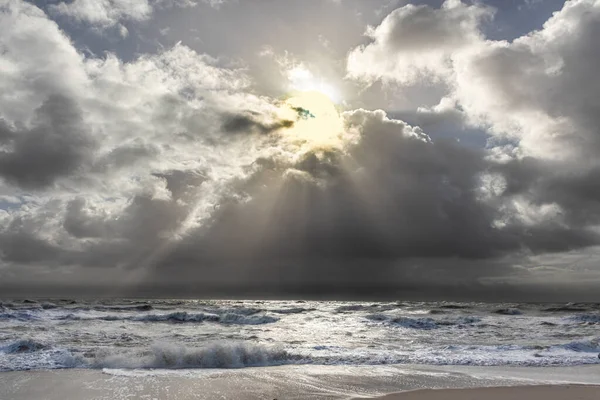 Paisaje Marino Con Enormes Olas Rayos Sol Isla Sylt Alemania — Foto de Stock