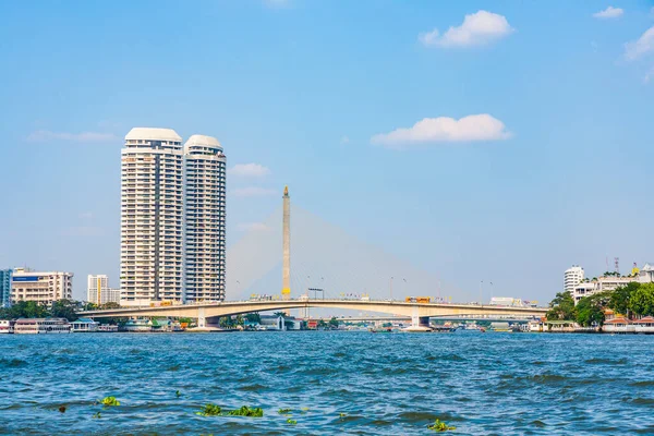 Bangkok Tailandia Diciembre 2009 Vista Río Con Puente Horizonte Moderno —  Fotos de Stock