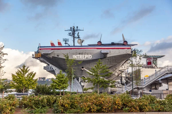 New York Usa Juli 2010 Syn Hangarfartyget Intrepid Som Museum — Stockfoto