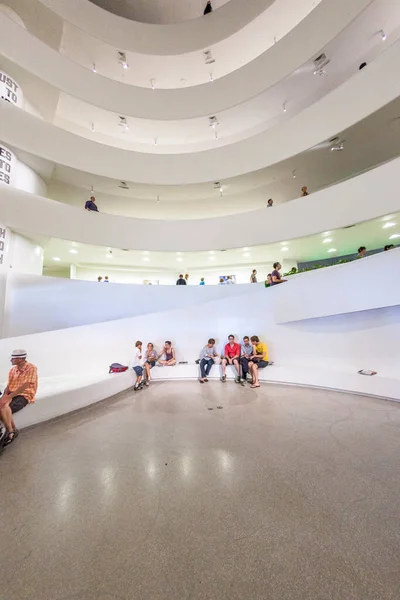 New York Usa July Dalam Museum Guggenheim Yang Terkenal Dengan — Stok Foto
