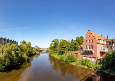 Kötü Kreuznach, Brueckenhaeuser, Almanya mavi gökyüzü altında