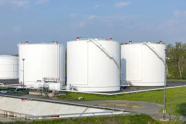 White Oil Tanks Blue Sky — Stock Photo, Image