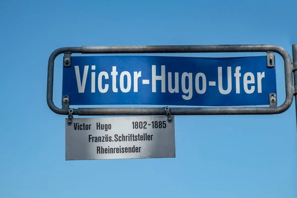 Letrero Calle Victor Hugo Ufer Reiseschriftsteller Inglés Victor Hugo Riverbank — Foto de Stock