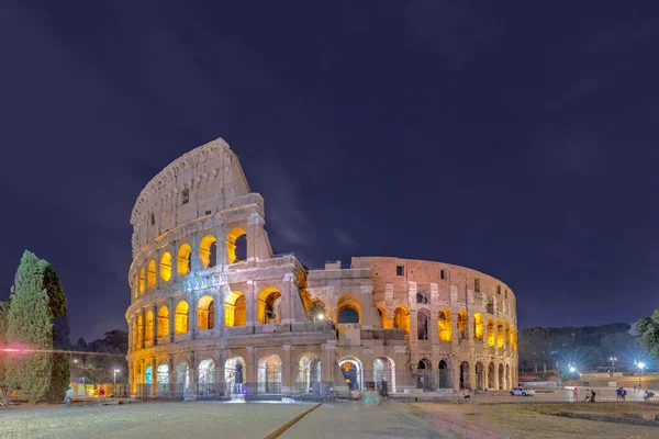 Řím Itálie Srpna 2021 Osvětlené Koloseum Kolize Noci Římě Itálie — Stock fotografie