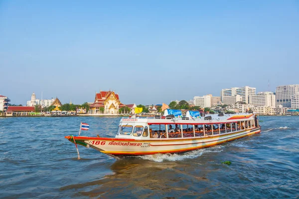 Bangkok Thaïlande Janvier 2010 Personnes Dans Bateau Rivière Mae Nam — Photo