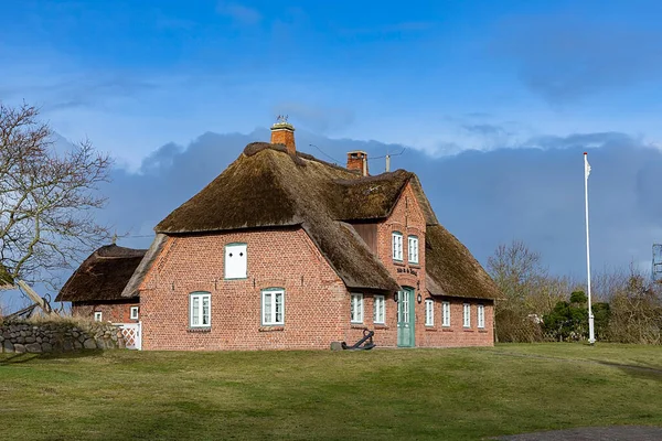 List Germany February 2021 Typical Red Brick Frisian House Thatched — стоковое фото