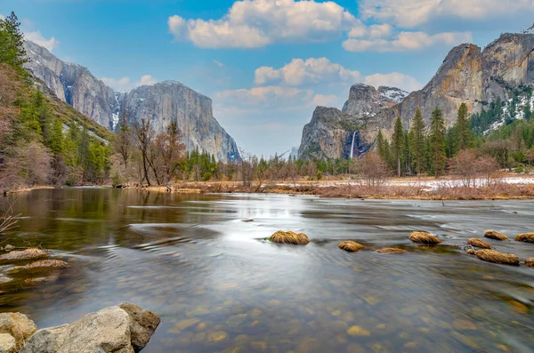 Smuk Udsigt Yosemite Dal Med Halv Kuppel Capitan Vinteren Fra - Stock-foto