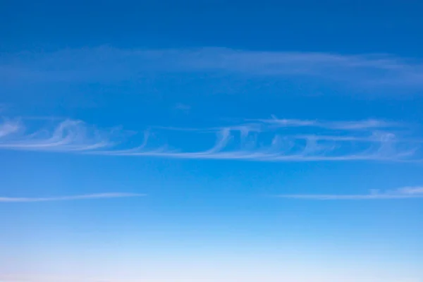 Padrão Pequenas Nuvens Brancas Macias Com Céu Azul Fundo — Fotografia de Stock