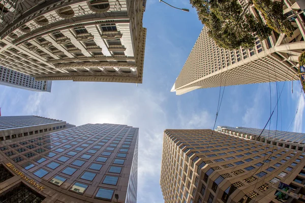 San Francisco Abd Nin Finans Bölgesindeki Gökdelenin Balık Gözlü Perspektifi — Stok fotoğraf