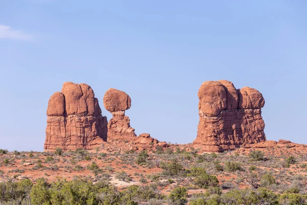 Vista Panorâmica Para Rocha Equilibrada Parque Nacional Arches Eua — Fotografia de Stock