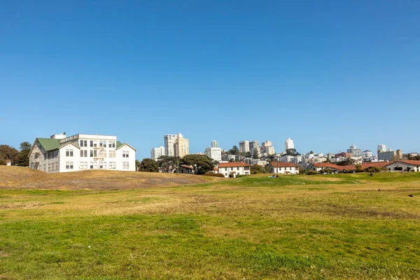 Γραφικό Ιστορικό Κτίριο Στο Πάρκο Fort Mason Στο Σαν Φρανσίσκο — Φωτογραφία Αρχείου