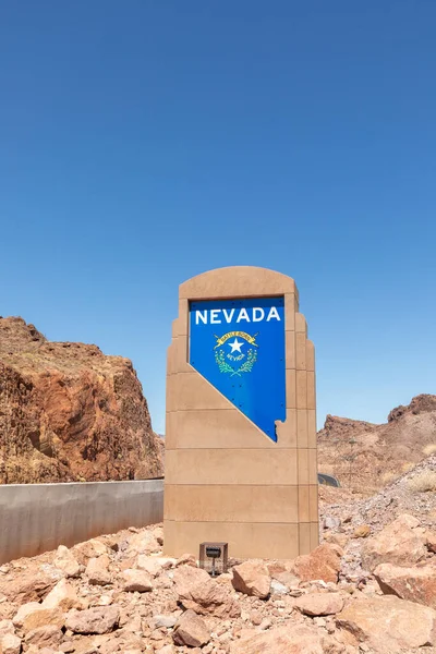 Nevada Stato Segno Sulla Strada Giorno Luminoso — Foto Stock
