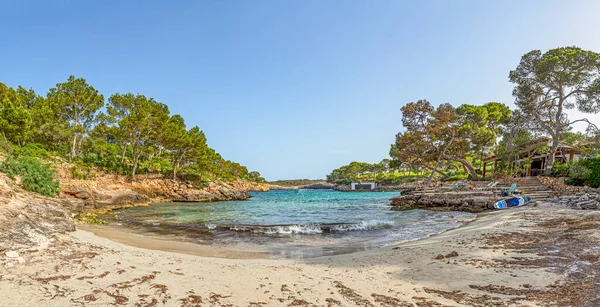Красивый Небольшой Пляж Cala Mitjana Восточном Побережье Майорки Испания — стоковое фото