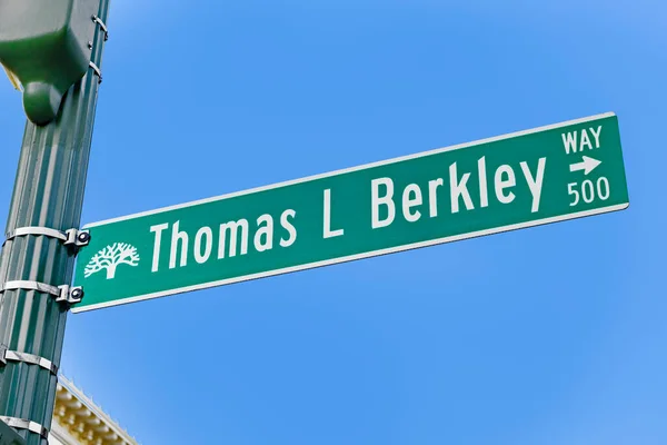 Oakland Usa May 2022 Street Sign Thomas Berkley Street Oakland — Stockfoto