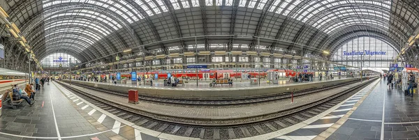 Frankfurt Germany February 2022 People Hurry Train Frankfurt Train Station —  Fotos de Stock