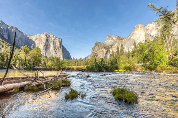 Scenic View Yosemite Valley Rock Half Dome Capitan Usa - Stock-foto