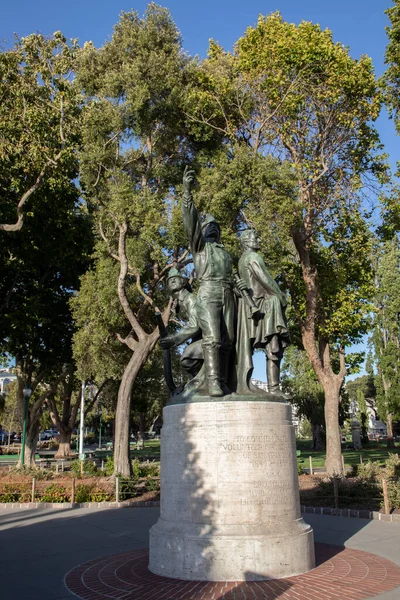 San Francisco Usa May 2022 Statue Honor Brave Men Fire — Stock Fotó