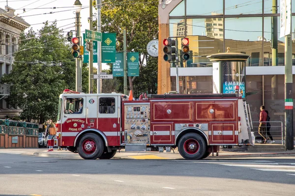 San Francisco Usa May 2022 Red Fire Truck Racing Accident — Stock Photo, Image