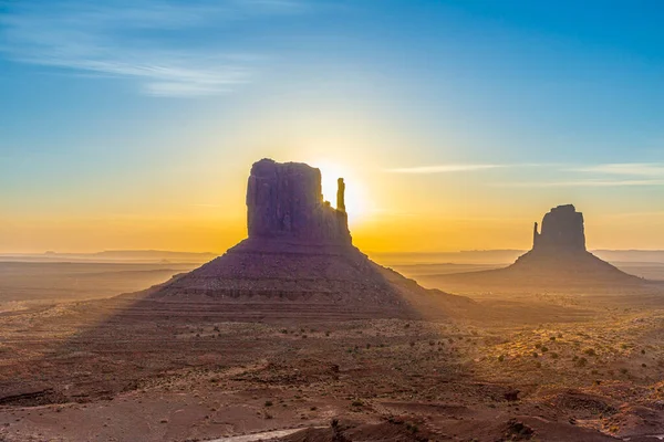 Sunrise West Mitten Butte Monument Valley Utah Usa —  Fotos de Stock