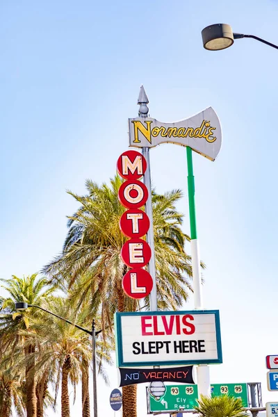 Λας Βέγκας Ηπα Μαΐου 2022 Παλιά Πινακίδα Motel Normandic Πληροφορίες — Φωτογραφία Αρχείου