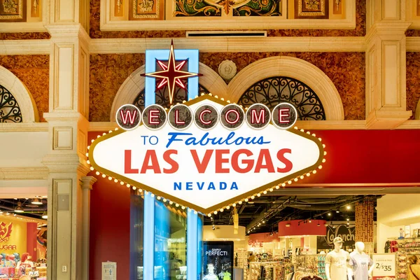Las Vegas Usa May 2022 Fabulous Las Vegas Sign Shopping —  Fotos de Stock