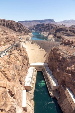 Güneşli bir günde Devletleri'nin Arizona'nın Colorado ABD arasındaki Hoover Barajı yüksek görünümü