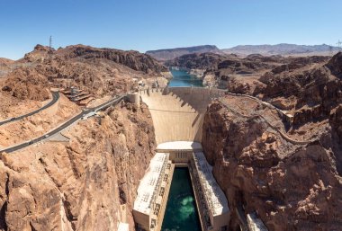 Güneşli bir günde Devletleri'nin Arizona'nın Colorado ABD arasındaki Hoover Barajı yüksek görünümü