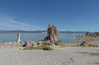 Lee Vining, ABD 'deki Mono Gölü' ndeki kalsiyumun manzaralı figürleri