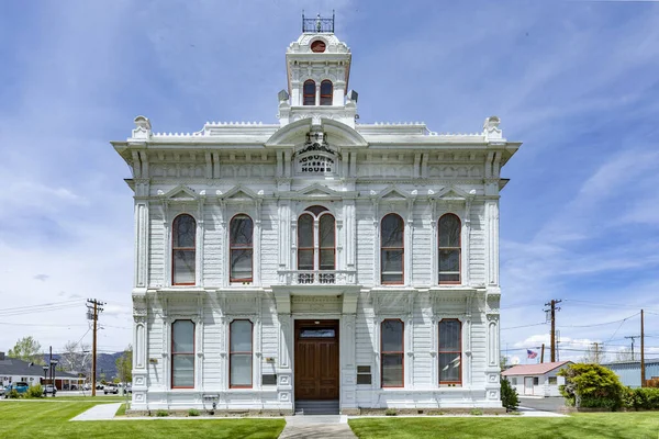 Old Bridgeport Court House White Facade — ストック写真