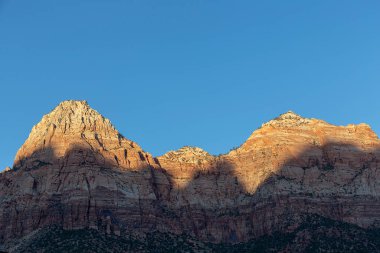 Utah, ABD 'deki Zion Ulusal Parkı' ndaki manzaralı dağ manzarası