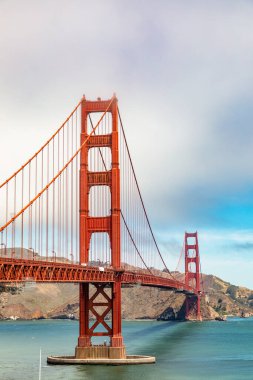 San Francisco manzarası sisli sabah ışığında