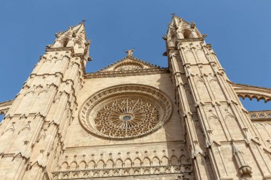 Palma de Mallorca katedralinin ön cephesi, İspanya