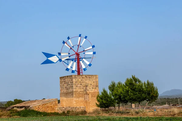 Old Windmills Island Mallorca Operate Water Pumps Some Still Use — Stockfoto