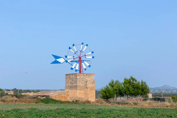 Oude Windmolens Het Eiland Mallorca Werken Als Waterpompen Sommige Zijn — Stockfoto