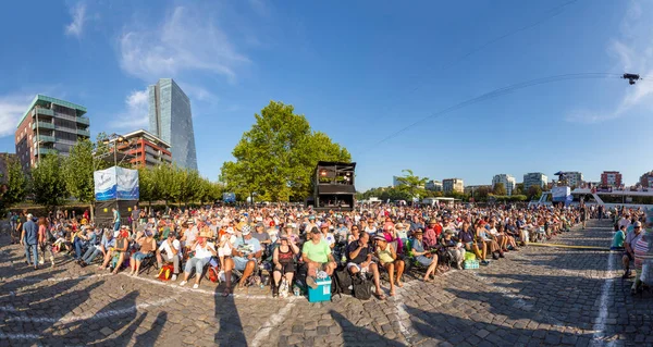 Frankfurt Duitsland Augustus 2022 Mensen Genieten Van Het Openluchtfestival Met — Stockfoto