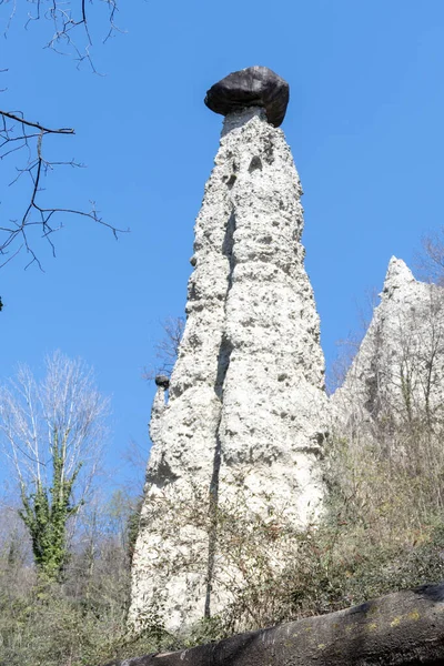 Βραχώδεις Σχηματισμοί Γνωστοί Και Νεραϊδοκαμινάδες Γήινες Πυραμίδες Χούντου Ιταλικά Piramidi Royalty Free Φωτογραφίες Αρχείου