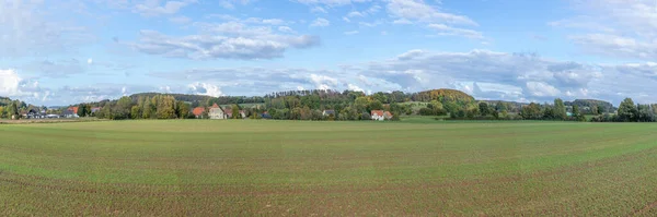 ドイツ フロムハウゼンの村 ホーンのリッペ地域のフィールドと農村風景 — ストック写真
