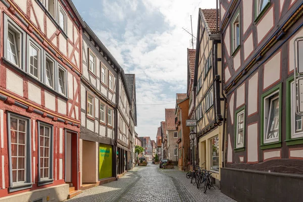 Alsfeld Deutschland Juni 2021 Kleine Historische Straße Mit Kopfsteinpflaster Und — Stockfoto