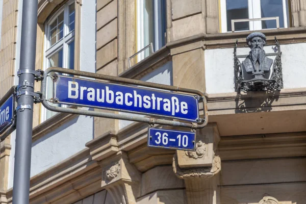 Gatunamn Braubachstrasse Engl Bryggeri Bäck Gata Hjärtat Gamla Stan Frankfurt — Stockfoto