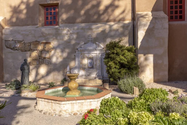 Carmel Estados Unidos Marzo 2019 Vista Patio Con Estatua Fuente — Foto de Stock