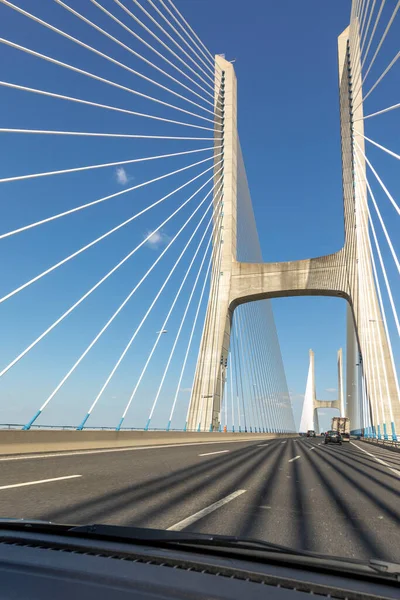 Lisboa Portugal Junio 2020 Cruzando Puente Vasco Gama Que Cruza —  Fotos de Stock