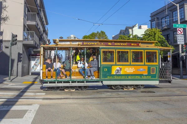 São Francisco Eua Junho 2022 Pessoas Gostam Andar Teleférico Powell — Fotografia de Stock