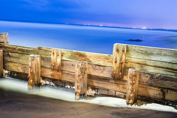 Wooden break wall — Stock Photo, Image