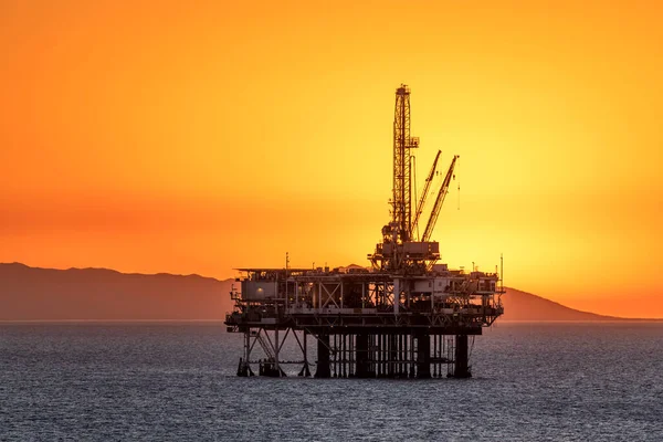 Offshore Oil Platform Coast California Frames Orange Sky Full Smoke — Stock Photo, Image