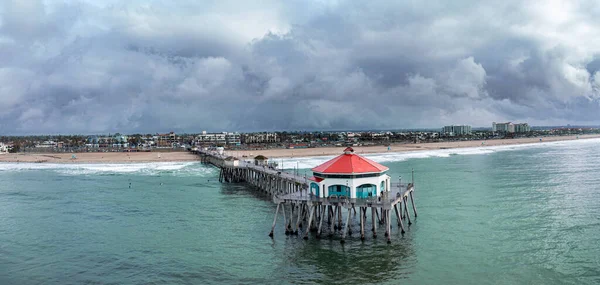 Aerial View Famous Huntington Beach Pier Orange County California Shows — 图库照片