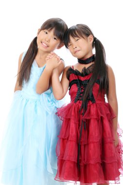 iki küçük Asyalı kızlar