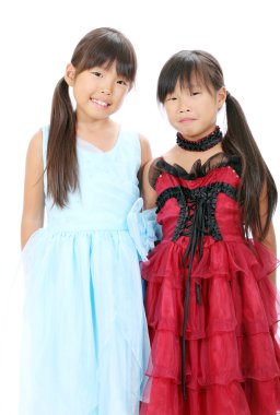 iki küçük Asyalı kızlar